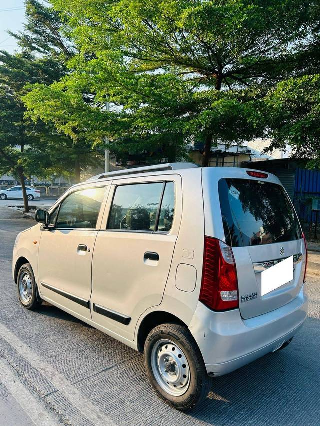 https://images10.gaadi.com/usedcar_image/4630284/original/processed_6c4ab871-3a17-4b0f-a79c-1ee617debcc2.jpg?imwidth=6402