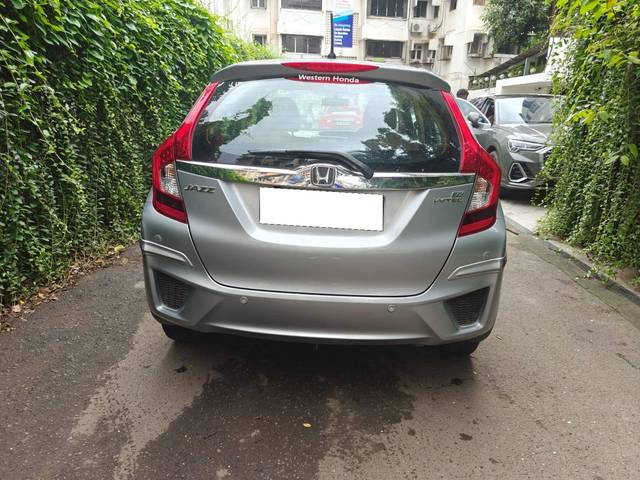 https://images10.gaadi.com/usedcar_image/4630286/original/processed_8133b4791ad92b44fee7e0da28fc0459.jpeg?imwidth=6401