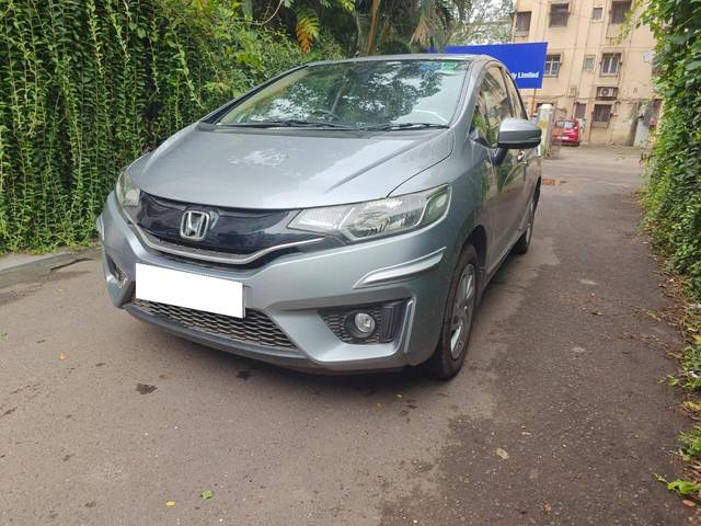 https://images10.gaadi.com/usedcar_image/4630286/original/processed_e376f6ec20566e7c33cf197227762181.jpeg?imwidth=6402