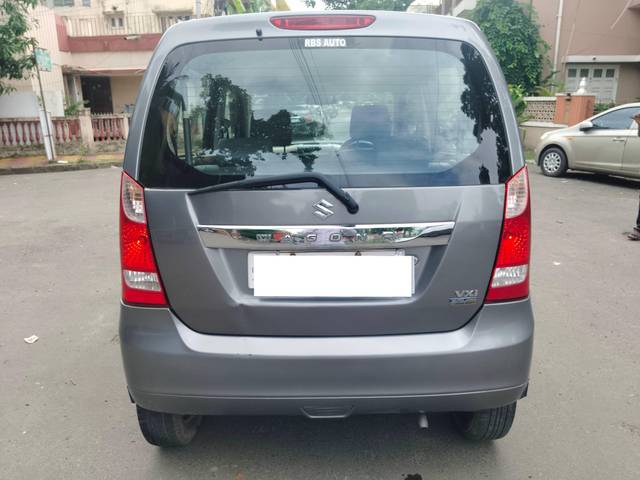https://images10.gaadi.com/usedcar_image/4630318/original/processed_b1a531d114cea03b3bcdd1e1578b2d96.jpg?imwidth=6402
