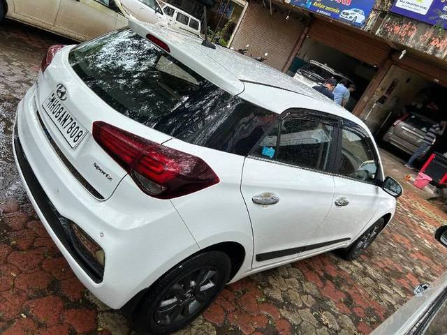 https://images10.gaadi.com/usedcar_image/4630322/original/processed_71ee5d84-4e13-4ef5-bd0a-d9a88435eedb.jpeg?imwidth=6400
