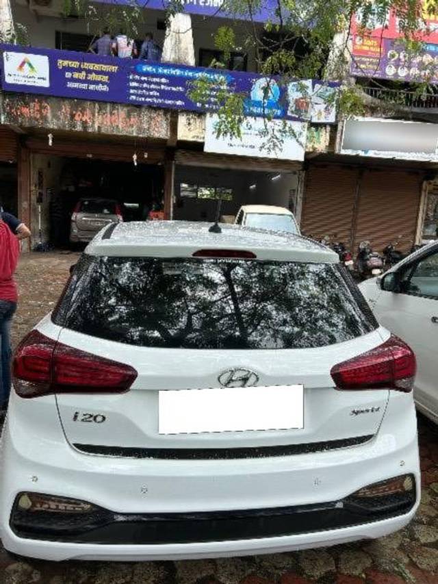 https://images10.gaadi.com/usedcar_image/4630322/original/processed_d9ba5b17-e665-4056-9ae4-9d1e02b018de.jpeg?imwidth=6401