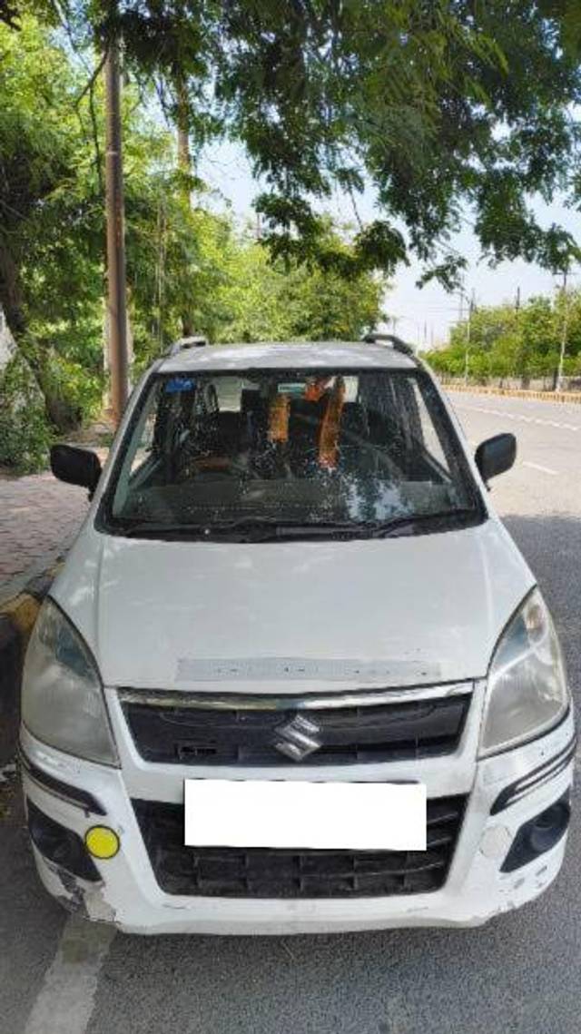 https://images10.gaadi.com/usedcar_image/4630324/original/processed_6e136cbf-1f18-40e7-a53a-51f6d9e40894.jpg?imwidth=6400