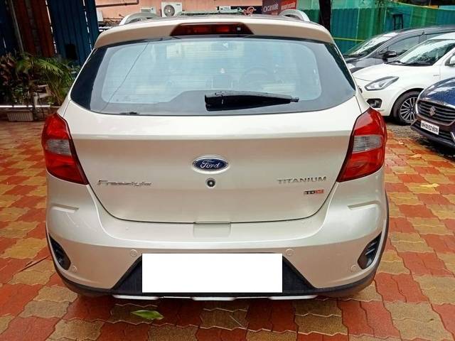 https://images10.gaadi.com/usedcar_image/4630326/original/processed_e9a74d9a3f0ed66c222a1c2b18cf2ef0.jpeg?imwidth=6402