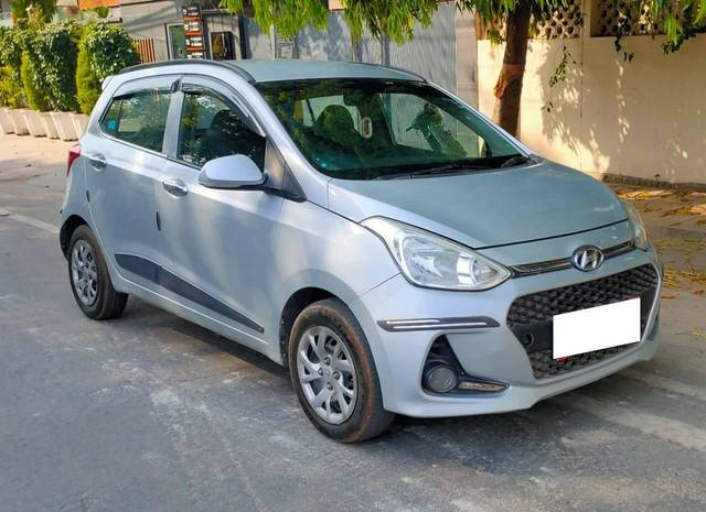 https://images10.gaadi.com/usedcar_image/4630332/original/processed_5e58b20d7cd6ecf4746338279a105451.jpg?imwidth=6400