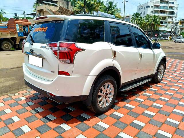 https://images10.gaadi.com/usedcar_image/4630333/original/processed_9cc758cc0baf622c71869e6dea828a87.jpg?imwidth=6402