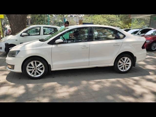 https://images10.gaadi.com/usedcar_image/4630344/original/3ed296b6f3276963ccffa2093fbdff31.jpg?imwidth=6402