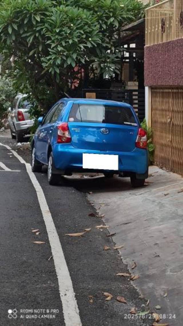 https://images10.gaadi.com/usedcar_image/4630345/original/processed_5ac146e7-5e91-432a-92ae-3fb4c30f0630.jpeg?imwidth=6401