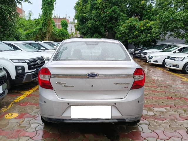 https://images10.gaadi.com/usedcar_image/4630346/original/processed_ed5edd3d1950fde5bcae3b7dd34583b6.jpg?imwidth=6402