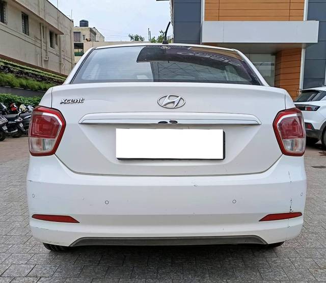 https://images10.gaadi.com/usedcar_image/4630352/original/processed_f83925a47db81f6745a81ccd89aac5c9.jpg?imwidth=6401