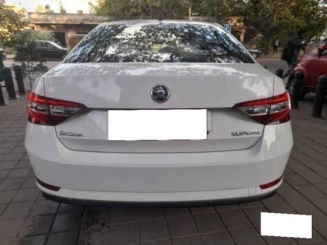 https://images10.gaadi.com/usedcar_image/4630371/original/processed_e0420bf77d414c77d93cc81dd14fd6c5.jpg?imwidth=6402