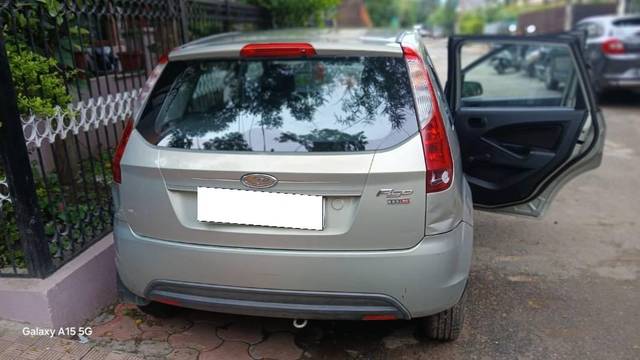 https://images10.gaadi.com/usedcar_image/4630372/original/processed_1b8905b7-682e-438f-89f2-c4892ba99b10.jpeg?imwidth=6401