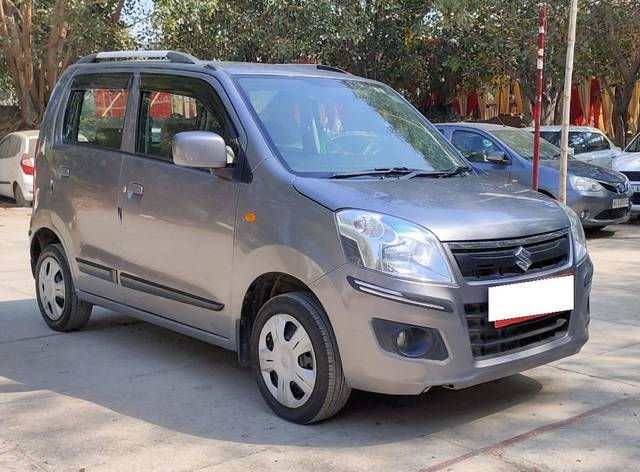 https://images10.gaadi.com/usedcar_image/4630375/original/processed_c2c2fb709f642630d8061842ea8a7726.jpg?imwidth=6400