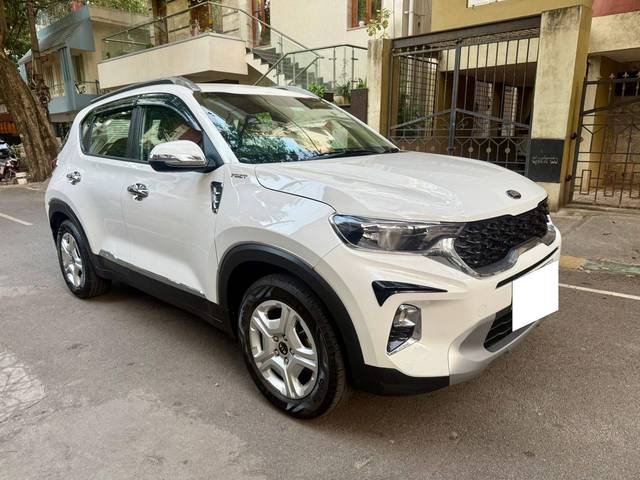 https://images10.gaadi.com/usedcar_image/4630380/original/processed_102c20dd326c162293ef059e2c98e602.jpg?imwidth=6400