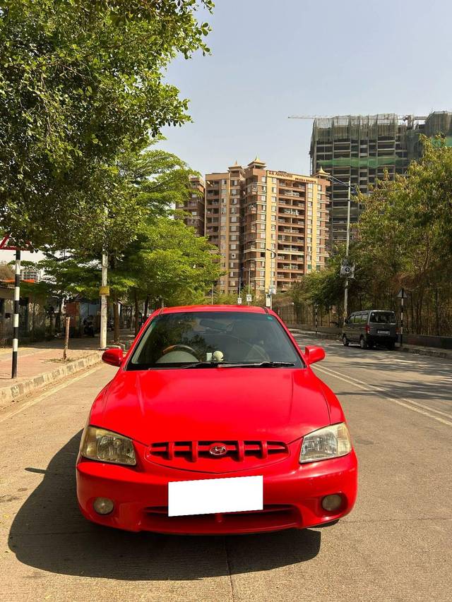 https://images10.gaadi.com/usedcar_image/4630382/original/processed_55f66a33-0295-44e0-8100-ad2c34bb5379.jpg?imwidth=6401