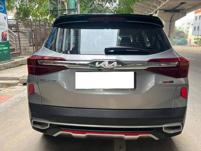 https://images10.gaadi.com/usedcar_image/4630423/original/processed_991cbd407466bcf6db2ef8b8ebc6907c.jpg?imwidth=6401