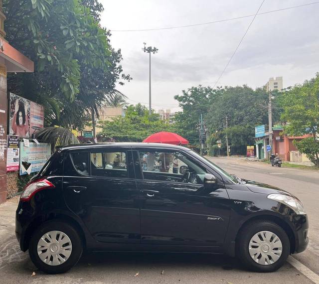 https://images10.gaadi.com/usedcar_image/4630427/original/processed_e524d2bd4bb0860620856f2cec200bea.jpg?imwidth=6402