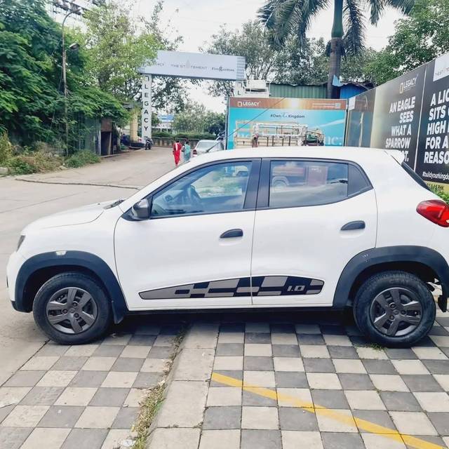 https://images10.gaadi.com/usedcar_image/4630428/original/processed_fd84d7b0-7ef8-495f-a043-c9511e3c2ed1.jpg?imwidth=6402