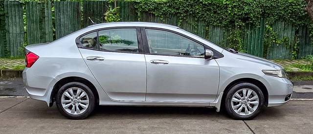 https://images10.gaadi.com/usedcar_image/4630435/original/370e839963fa2f4c52a8b54b86c4b162.jpg?imwidth=6401