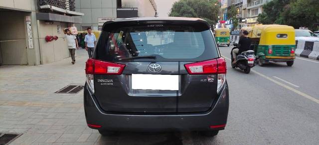 https://images10.gaadi.com/usedcar_image/4630442/original/processed_7db062eddea06f4a411c3b037a71e15e.jpg?imwidth=6401