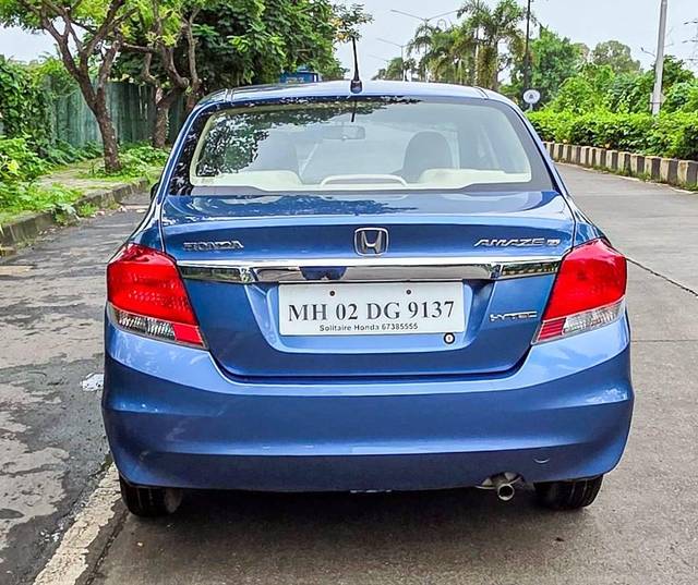 https://images10.gaadi.com/usedcar_image/4630457/original/processed_0c68c819de9d8a585ed24a138476f1e0.jpg?imwidth=6402