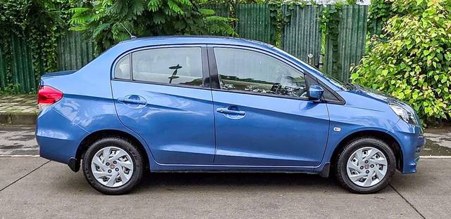 https://images10.gaadi.com/usedcar_image/4630457/original/processed_a2b23b4b111d2cbcceb37821cfa23e11.jpg?imwidth=6401