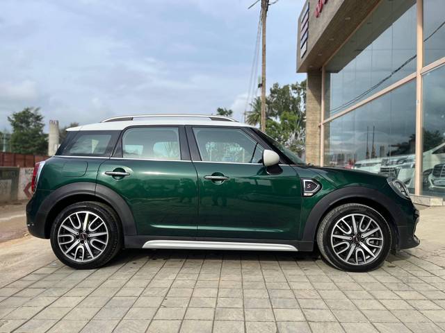 https://images10.gaadi.com/usedcar_image/4630459/original/processed_b5c3808cdc4c8e300d2ec0575b212226.jpg?imwidth=6401