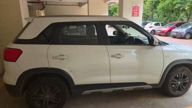 https://images10.gaadi.com/usedcar_image/4630461/original/processed_4e173917-9230-4651-ab9f-5f3d1bd760c7.jpg?imwidth=6402