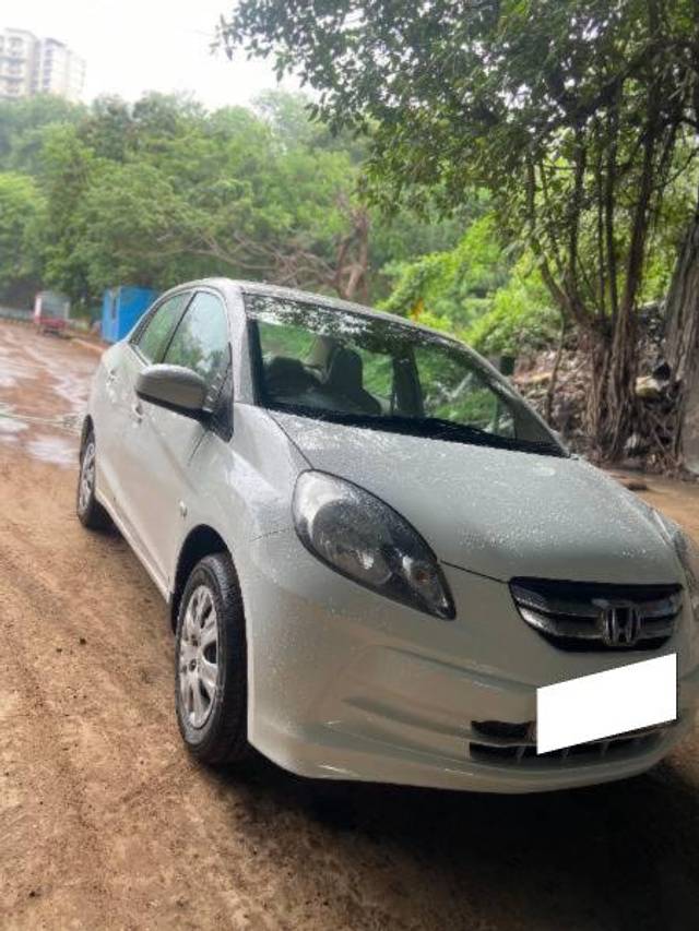 https://images10.gaadi.com/usedcar_image/4630468/original/processed_19ad820f-7502-4ce1-9387-ba407fea3752.jpg?imwidth=6400
