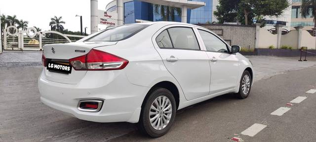 https://images10.gaadi.com/usedcar_image/4630495/original/processed_3f818027adf28f9b066b4b44836e7106.jpg?imwidth=6402