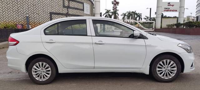 https://images10.gaadi.com/usedcar_image/4630495/original/processed_6508699636d8c5fea715a25c09c1cb8a.jpg?imwidth=6401