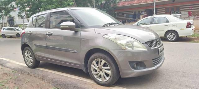 https://images10.gaadi.com/usedcar_image/4630503/original/processed_d31b1a7adf4d32408eb621b210679a29.jpg?imwidth=6400