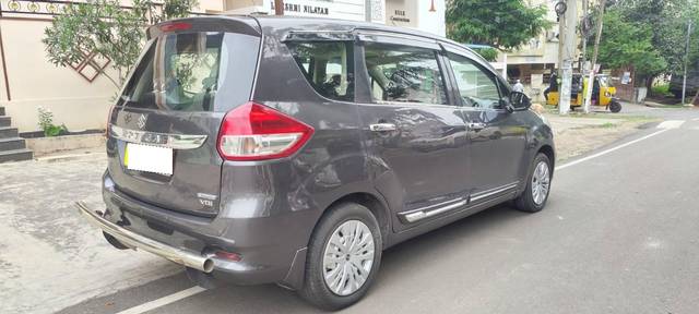 https://images10.gaadi.com/usedcar_image/4630505/original/processed_c76f3708399d986e502c9006910db7a1.jpg?imwidth=6402