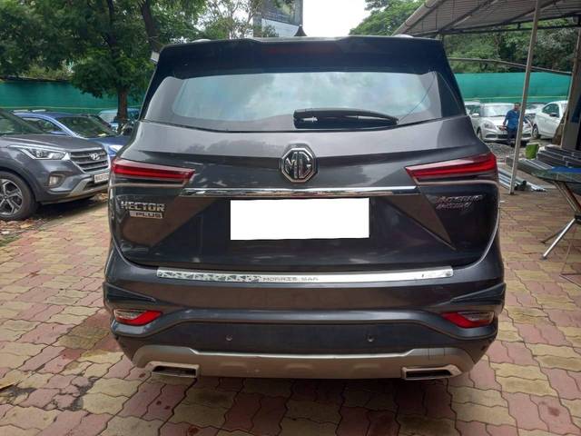 https://images10.gaadi.com/usedcar_image/4630513/original/processed_464831cb90ababb295e74c42b93dfa0f.jpeg?imwidth=6402