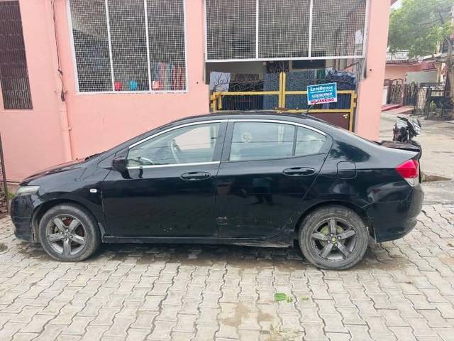 https://images10.gaadi.com/usedcar_image/4630518/original/processed_2abc65c3-cca3-4ece-9205-e2062c13886c.jpeg?imwidth=6402