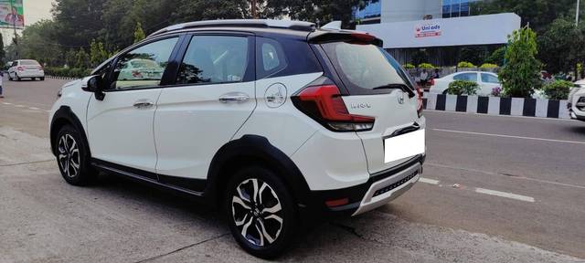 https://images10.gaadi.com/usedcar_image/4630519/original/processed_30a2f6629b4be6d830b108c7fe687ed4.jpg?imwidth=6402