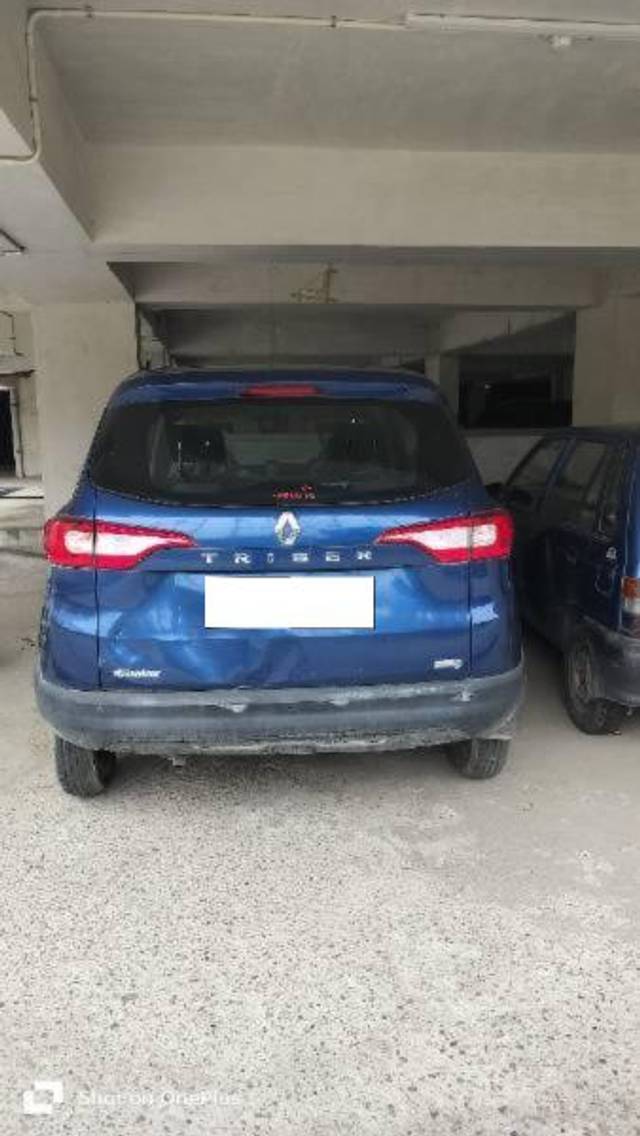 https://images10.gaadi.com/usedcar_image/4630522/original/processed_03839330-9885-4af0-a621-52d69fd131b1.jpg?imwidth=6400