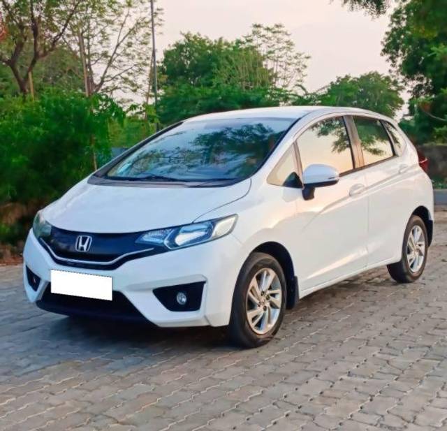 https://images10.gaadi.com/usedcar_image/4630525/original/processed_24286d39-6ae9-4f28-9178-74e3ae9283c5.jpeg?imwidth=6402