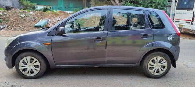 https://images10.gaadi.com/usedcar_image/4630538/original/processed_a7eed9c186af1fad151f1800faa9d38a.jpg?imwidth=6400