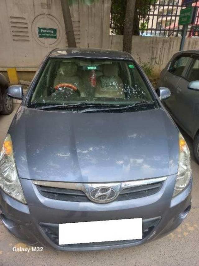 https://images10.gaadi.com/usedcar_image/4630572/original/processed_21b0f653-ce39-4ac8-90db-111aff6bf442.jpg?imwidth=6400