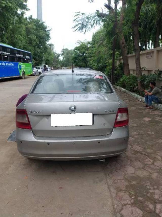 https://images10.gaadi.com/usedcar_image/4630584/original/processed_2bbb9b15-ca7c-4846-8cf5-82349209cc3c.jpg?imwidth=6401
