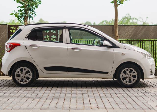 https://images10.gaadi.com/usedcar_image/4630588/original/b25d5b2afcfb2ae874c6f36e44cb5247.jpg?imwidth=6401