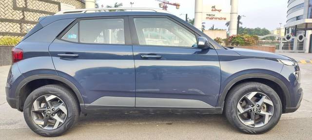 https://images10.gaadi.com/usedcar_image/4630592/original/processed_b77384c89f194ab1eda860c6529d4071.jpg?imwidth=6401