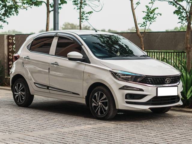 https://images10.gaadi.com/usedcar_image/4630593/original/processed_30ca901d3af0173fcf834878615e22ce.jpg?imwidth=6400