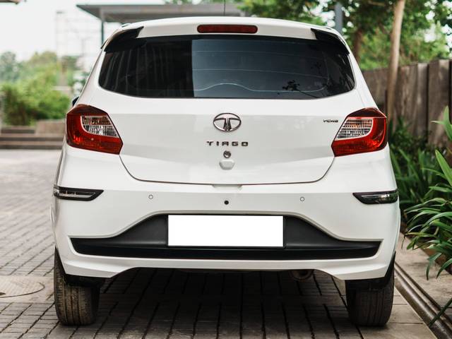 https://images10.gaadi.com/usedcar_image/4630593/original/processed_35040698f25b470987264f17adb5eb57.jpg?imwidth=6402