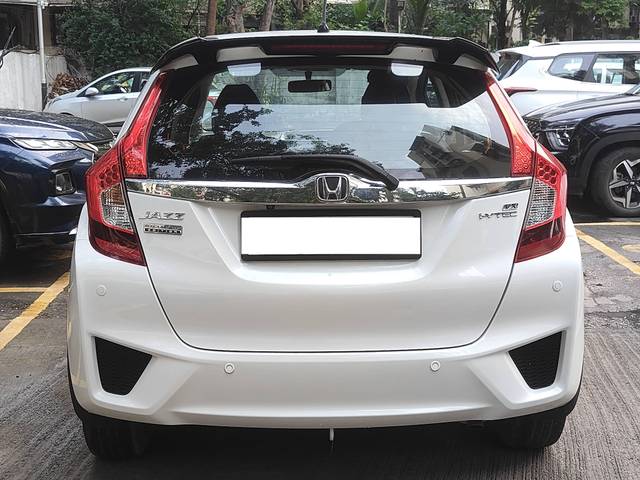 https://images10.gaadi.com/usedcar_image/4630600/original/processed_33fe6d84752ab6da8eaf58699f9efd43.jpeg?imwidth=6401