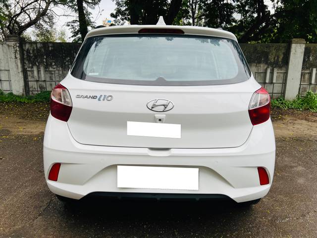 https://images10.gaadi.com/usedcar_image/4630626/original/processed_65c7e71fa7801e75512886081805ea40.jpg?imwidth=6402