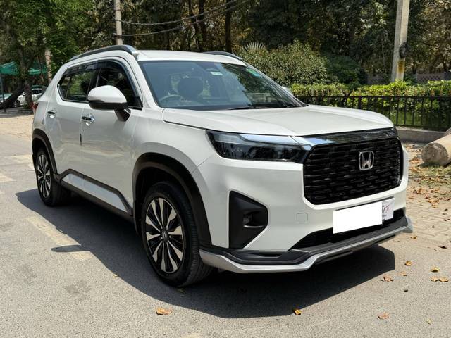 https://images10.gaadi.com/usedcar_image/4630629/original/processed_945a52dd21e3c2991f41114cc03588e4.jpg?imwidth=6400