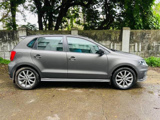 https://images10.gaadi.com/usedcar_image/4630645/original/e41e82335603a3d5834a65965cfa044b.jpg?imwidth=6401