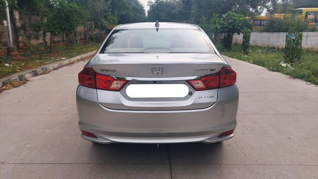 https://images10.gaadi.com/usedcar_image/4630652/original/processed_3de10fd4e5aaee32ee4142a33c50a54f.jpg?imwidth=6402